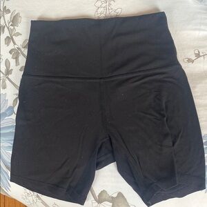 Lululemon biker shorts size 4